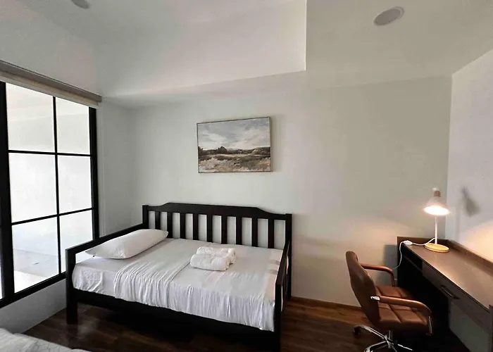 Huge 100-sqm 3br Loft Near Greenbelt Makati *