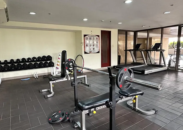 Huge 100-sqm 3br Loft Near Greenbelt Makati Apartment *