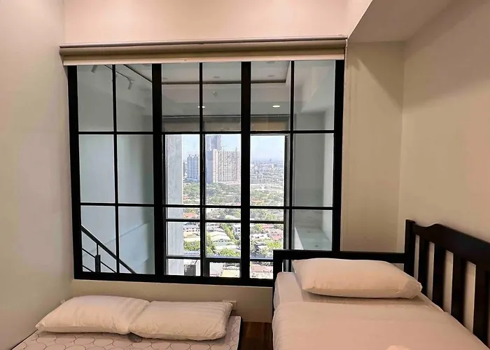 Huge 100-sqm 3br Loft Near Greenbelt Makati *