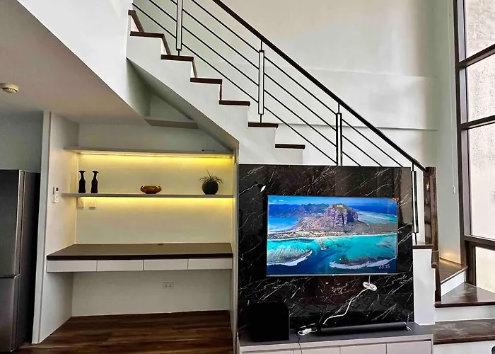 Apartment Huge 100-sqm 3br Loft Near Greenbelt Makati