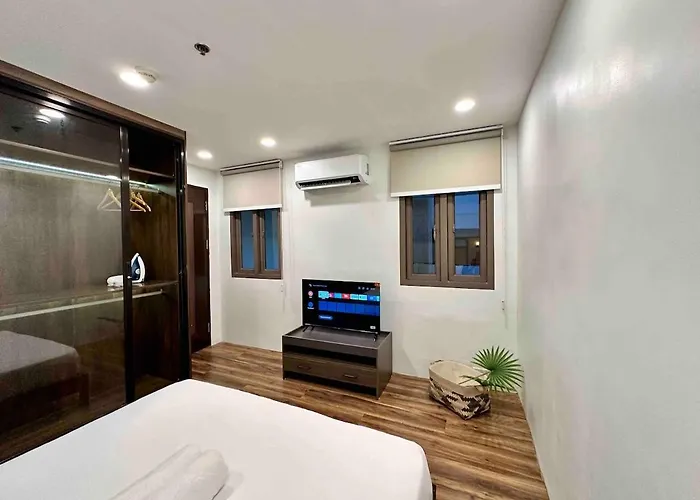 Huge 100-sqm 3br Loft Near Greenbelt Makati Apartment *