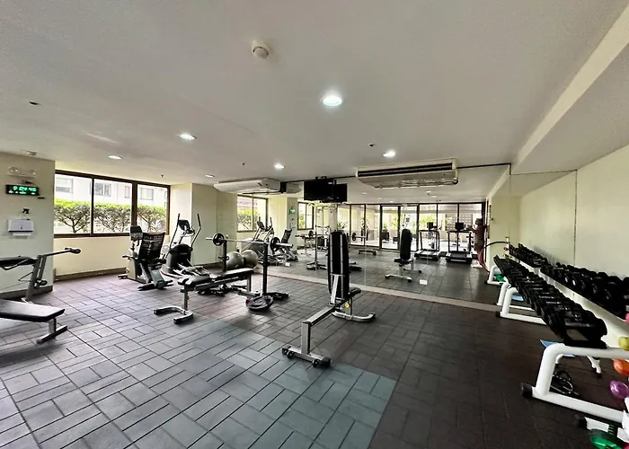 Apartment Huge 100-sqm 3br Loft Near Greenbelt Makati *