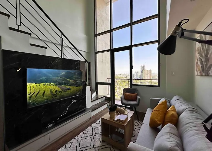 Apartment Huge 100-sqm 3br Loft Near Greenbelt Makati