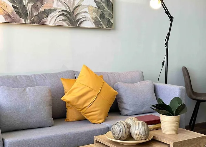 Apartment Huge 100-sqm 3br Loft Near Greenbelt Makati